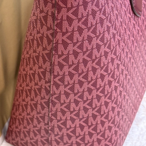 Michael Kors Shiela: Genuine/Authentic : Tote Large MF Tote - Picture 9 of 14
